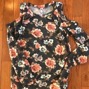 Boutique cold shoulder flowered long sleeve top by Honeyme. Size S